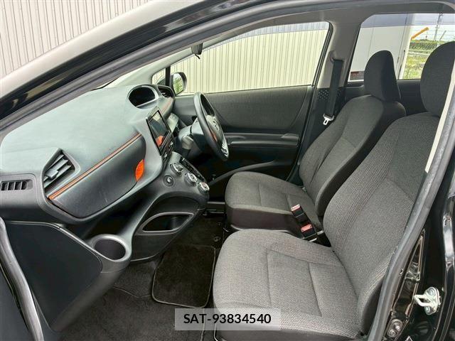 Toyota SIENTA 2022-03 8101873-11