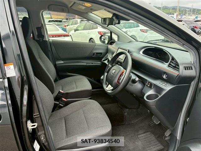 Toyota SIENTA 2022-03 8101873-12