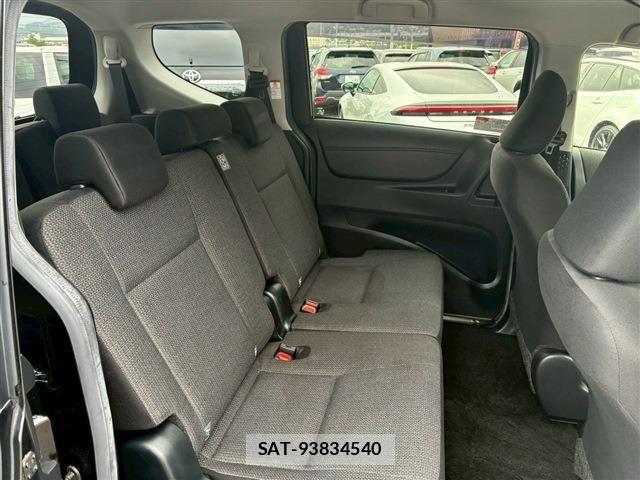 Toyota SIENTA 2022-03 8101873-15