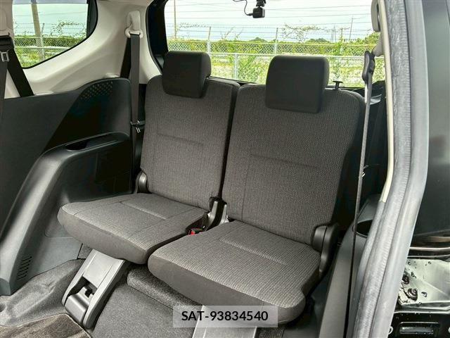 Toyota SIENTA 2022-03 8101873-16