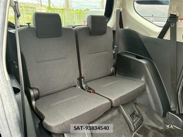Toyota SIENTA 2022-03 8101873-17