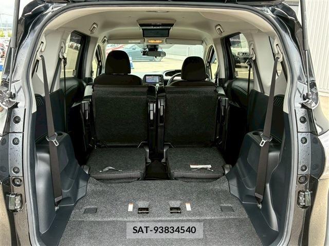 Toyota SIENTA 2022-03 8101873-19