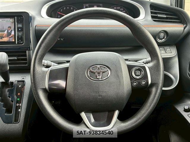 Toyota SIENTA 2022-03 8101873-21