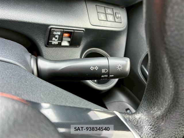 Toyota SIENTA 2022-03 8101873-24