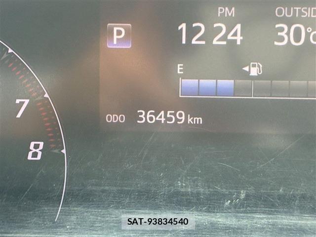 Toyota SIENTA 2022-03 8101873-25