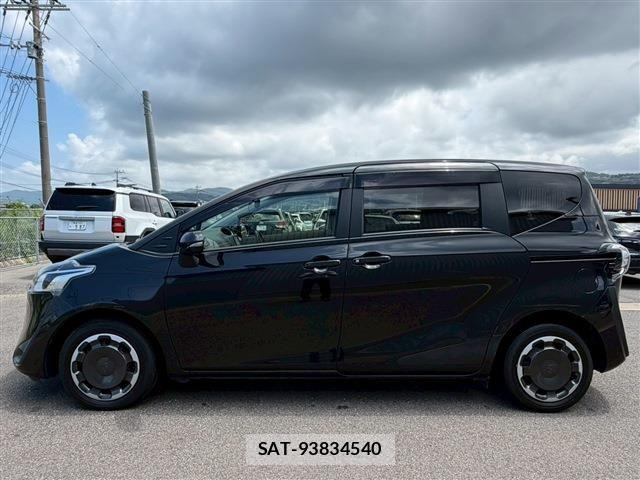 Toyota SIENTA 2022-03 8101873-8