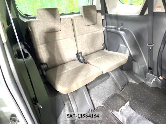 Toyota SIENTA 2022-12 8101868-9