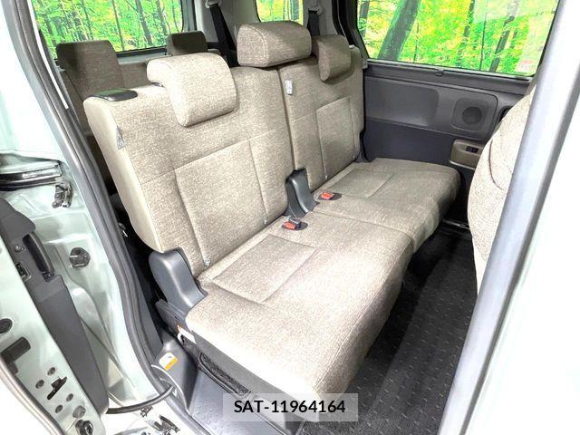 Toyota SIENTA 2022-12 8101868-8