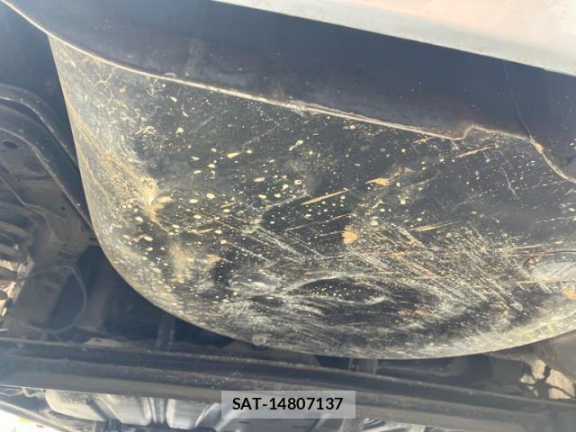 Toyota SIENTA 2010-09 8101889-11