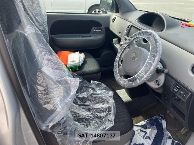 Toyota SIENTA 2010-09 8101889-13