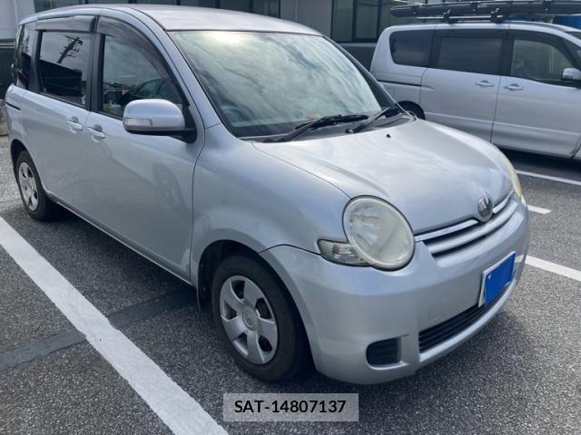 Toyota SIENTA 2010-09 8101889-1
