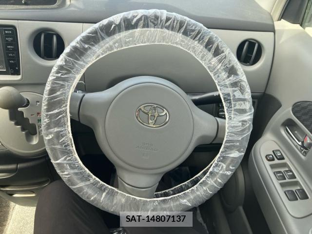 Toyota SIENTA 2010-09 8101889-21