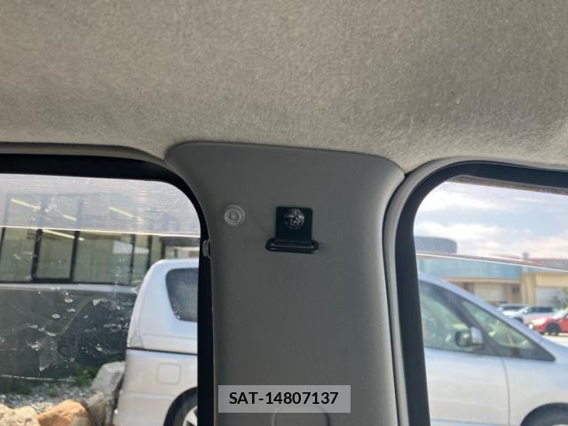 Toyota SIENTA 2010-09 8101889-23
