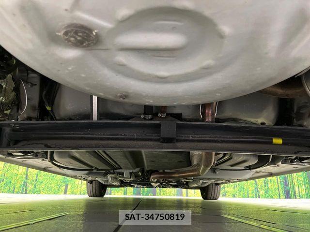 Toyota SIENTA 2019-06 8101877-18