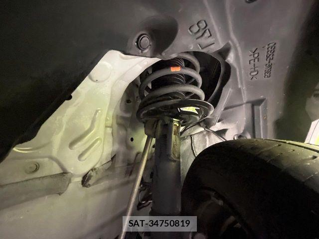 Toyota SIENTA 2019-06 8101877-19