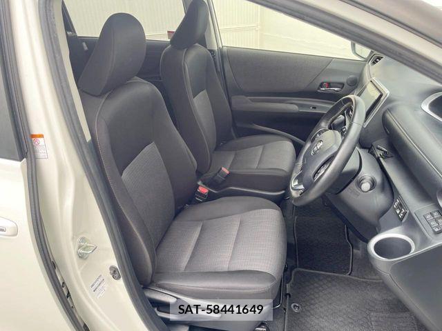 Toyota SIENTA 2021-07 8132365-7