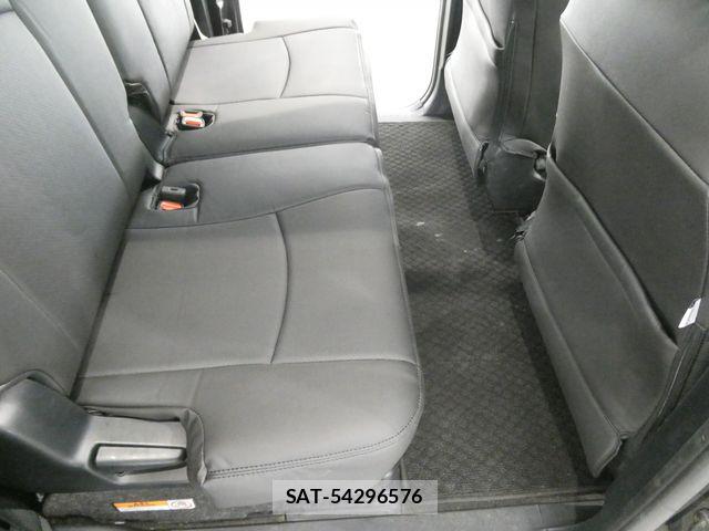 Toyota SIENTA 2018-05 8132370-13