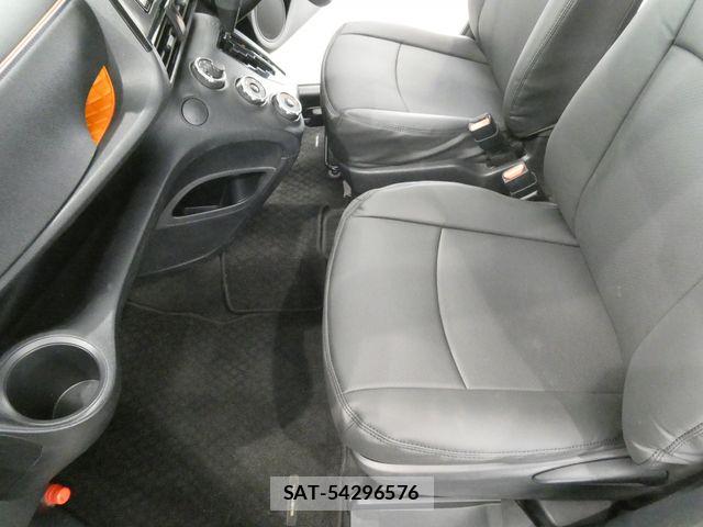 Toyota SIENTA 2018-05 8132370-16