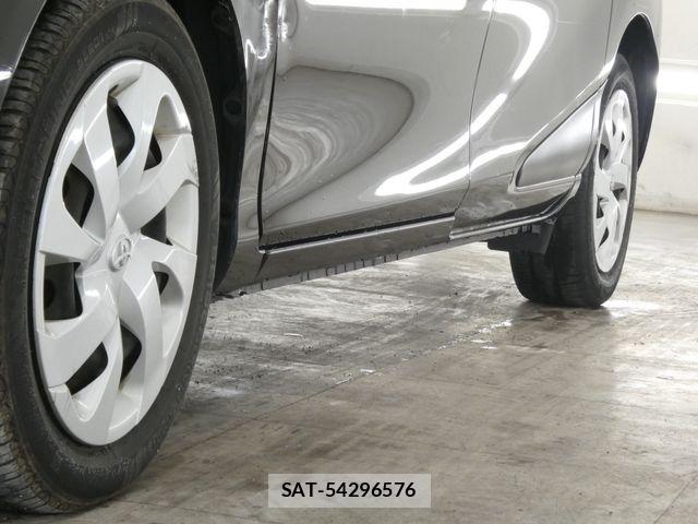 Toyota SIENTA 2018-05 8132370-4