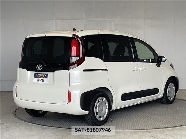 Toyota SIENTA 2024-06 8132366-1