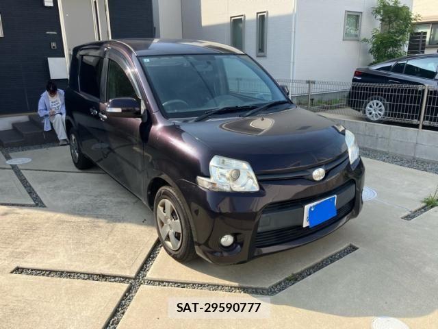 Toyota SIENTA 2011-10 8132371-0