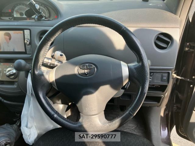 Toyota SIENTA 2011-10 8132371-9