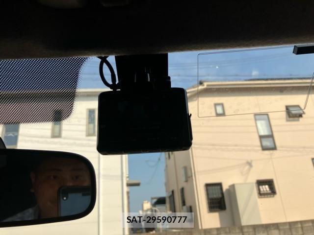 Toyota SIENTA 2011-10 8132371-15