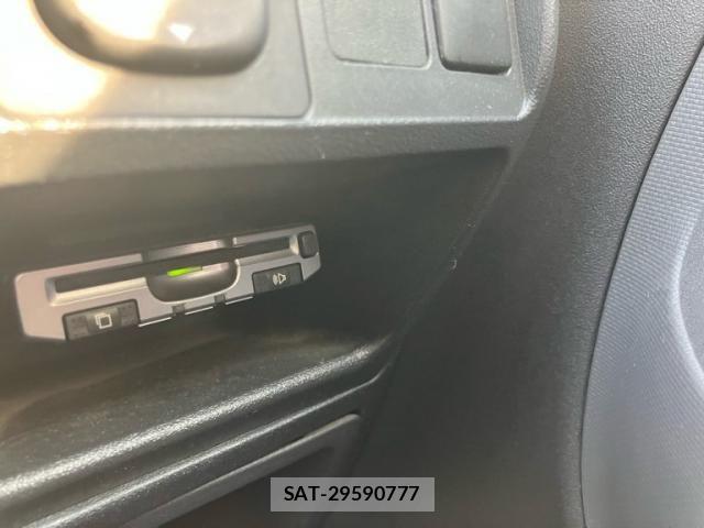 Toyota SIENTA 2011-10 8132371-16
