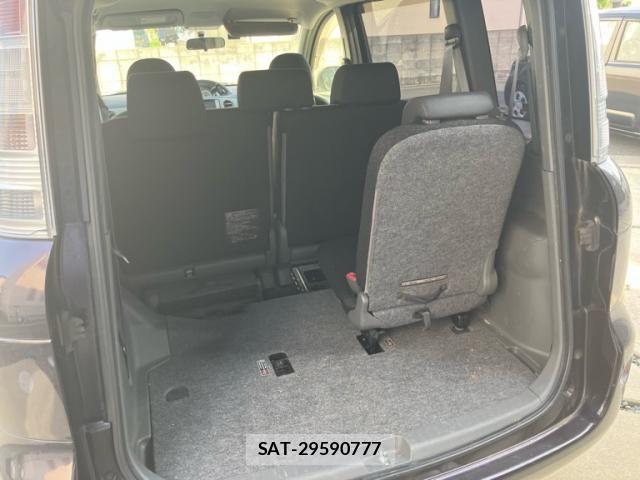 Toyota SIENTA 2011-10 8132371-17