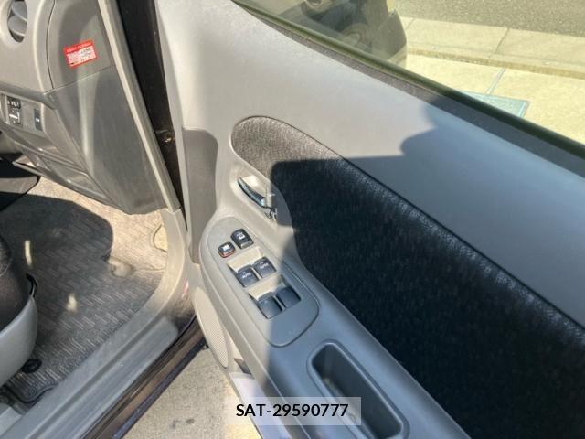 Toyota SIENTA 2011-10 8132371-7