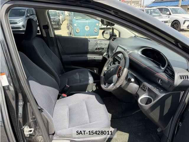 Toyota SIENTA 2015-11 8146683-11