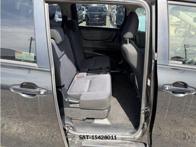 Toyota SIENTA 2015-11 8146683-13