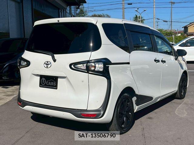 Toyota SIENTA 2021-02 8159212-1