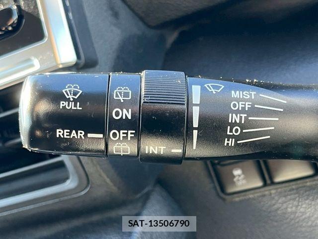 Toyota SIENTA 2021-02 8159212-23