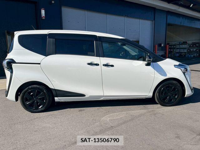 Toyota SIENTA 2021-02 8159212-4