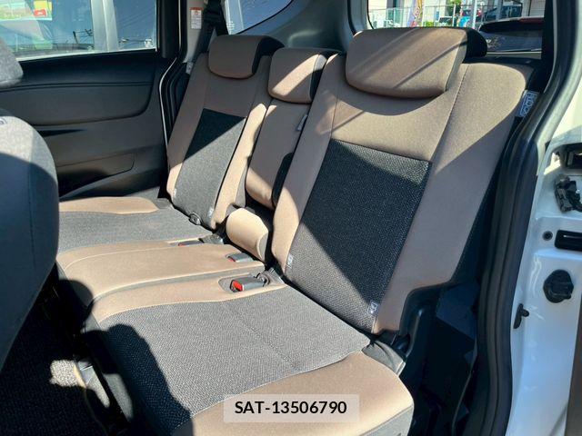 Toyota SIENTA 2021-02 8159212-8