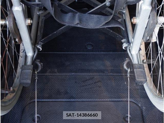Toyota SIENTA 2019-03 8159206-12