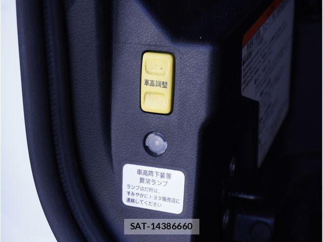 Toyota SIENTA 2019-03 8159206-15