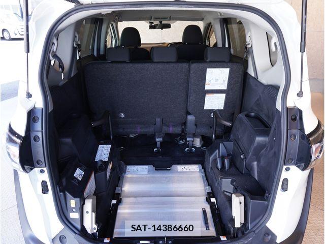 Toyota SIENTA 2019-03 8159206-17