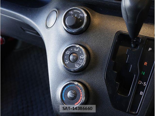 Toyota SIENTA 2019-03 8159206-25