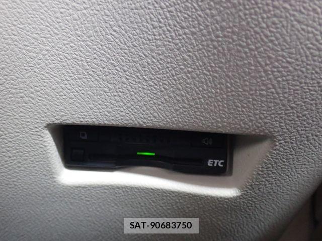 Toyota SIENTA 2016-01 8159203-18