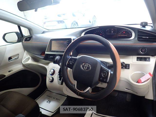 Toyota SIENTA 2016-01 8159203-1
