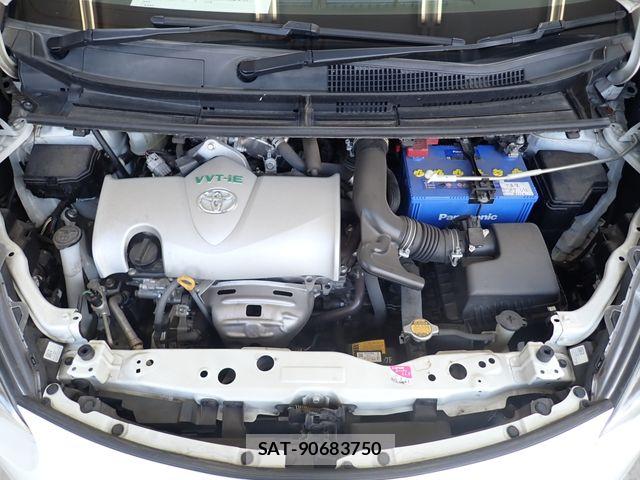 Toyota SIENTA 2016-01 8159203-27