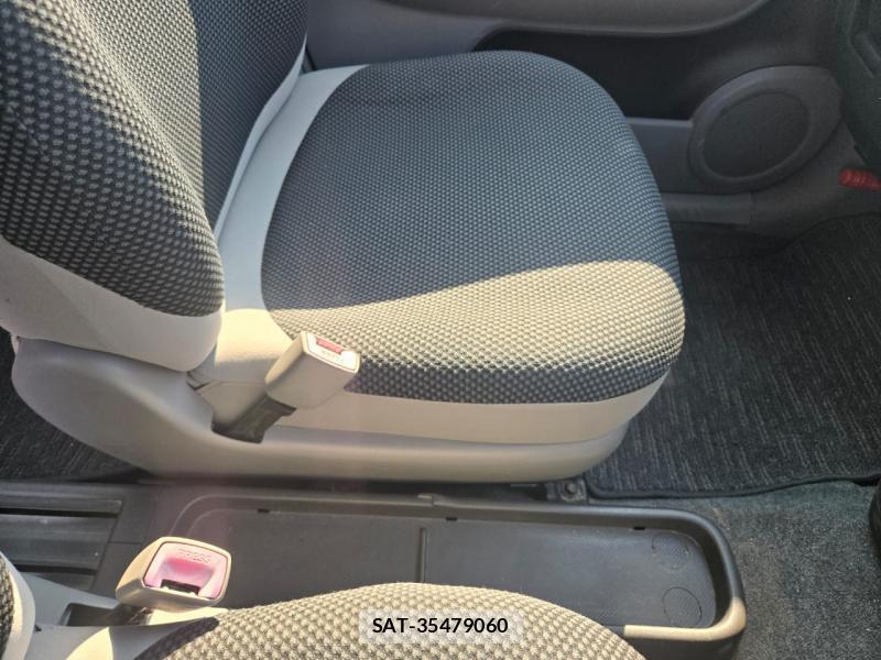 Toyota SIENTA 2005-03 5248449-23