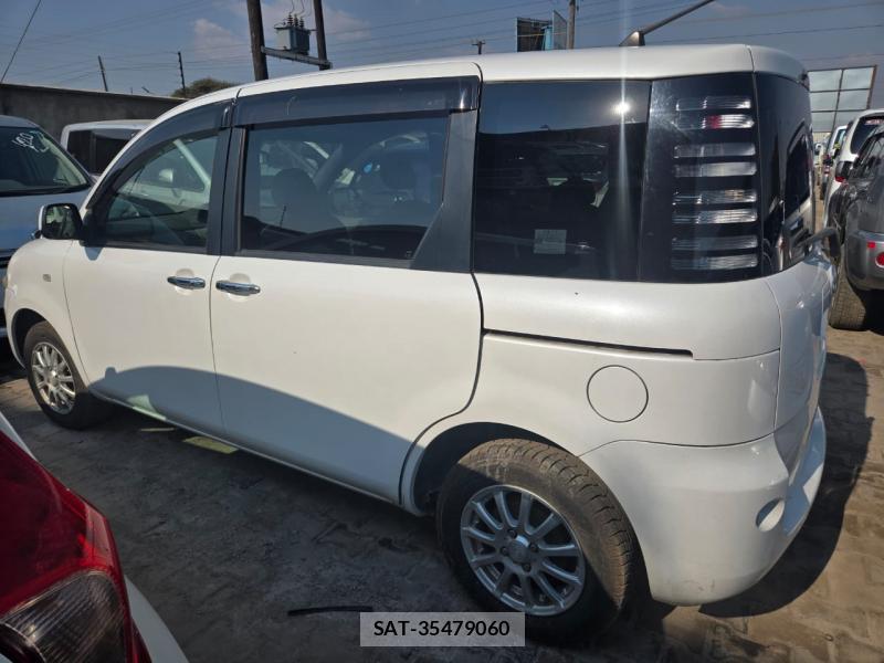 Toyota SIENTA 2005-03 5248449-3
