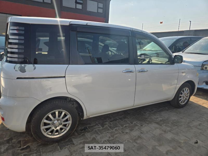 Toyota SIENTA 2005-03 5248449-5