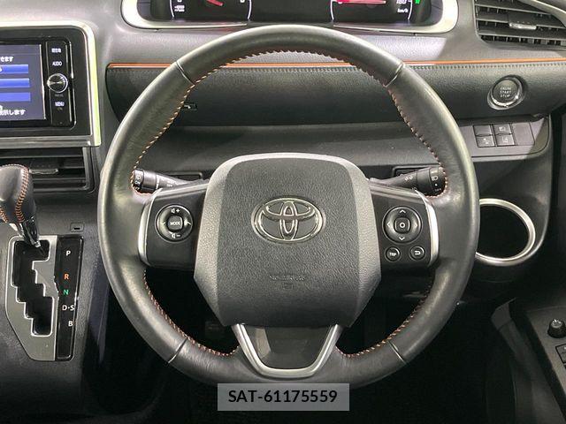 Toyota SIENTA 2017-11 8210163-11