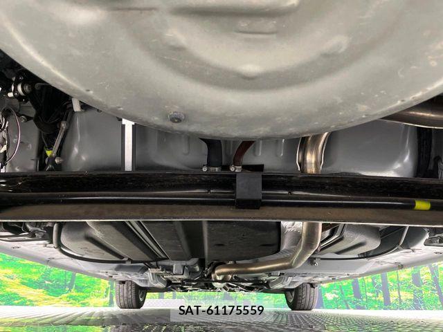 Toyota SIENTA 2017-11 8210163-19