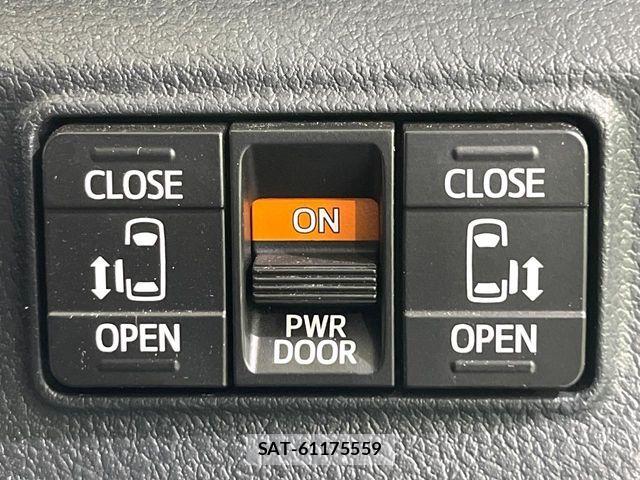 Toyota SIENTA 2017-11 8210163-3