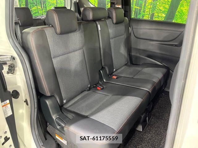 Toyota SIENTA 2017-11 8210163-8